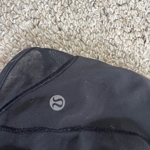 Lululemon Hotty Hot shorts 2.5 - Picture 3 of 4